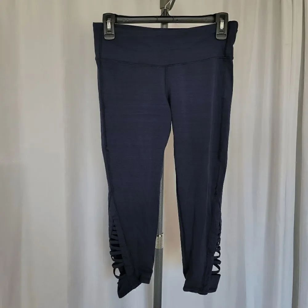 Athleta navy crop leggings size S